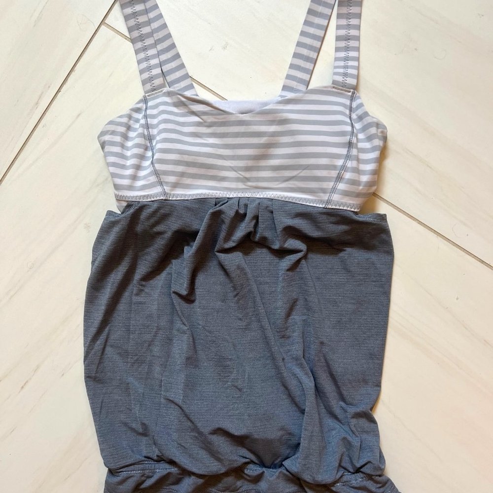 lululemon gray yoga/workout top